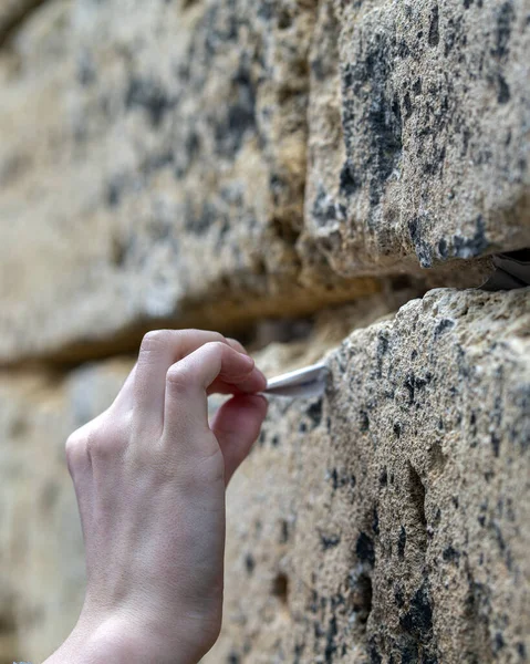 Photo Main Avec Une Note Touriste Juif Mur Des Lamentations — Photo
