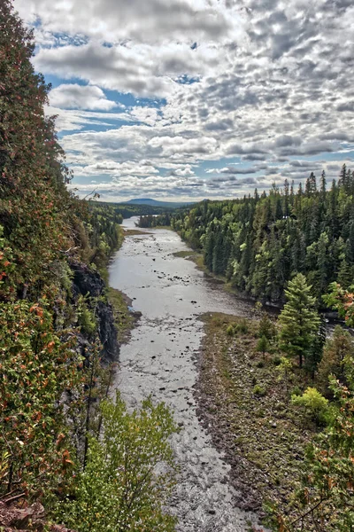 Tranquilo Fluye Río Las Cataratas Atronadoras Kakabeka Falls Thunder Bay —  Fotos de Stock