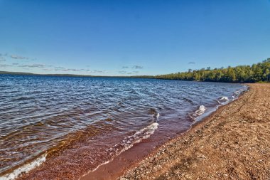 Mavi renge ulaşmak için yavaşça renk değiştiriyor - SG PP, Thunder Bay, Ontario, Kanada