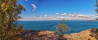 Uçsuz bucaksız gölün tepesinde, Thunder Bay, ON, Kanada