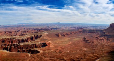 Mars yüzeyine benzeyen Kanyonlar 'ın panoramik manzarası, UT, ABD