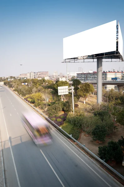 Autostrade e cartelloni pubblicitari — Foto Stock