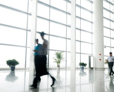 Yolcu Şangay Pudong Havaalanı 'nda.