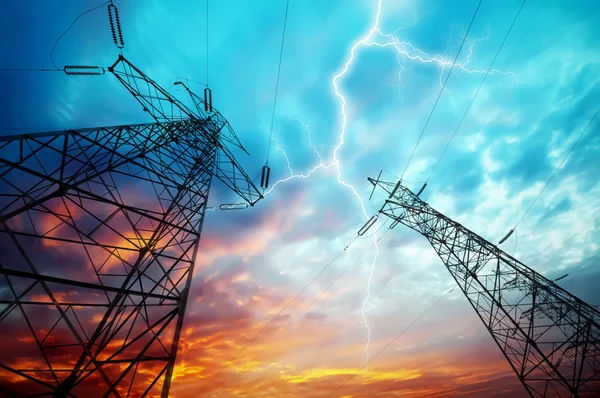 Elektriciteit torens — Stockfoto