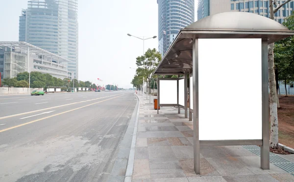 Автобусна зупинка billboard — стокове фото