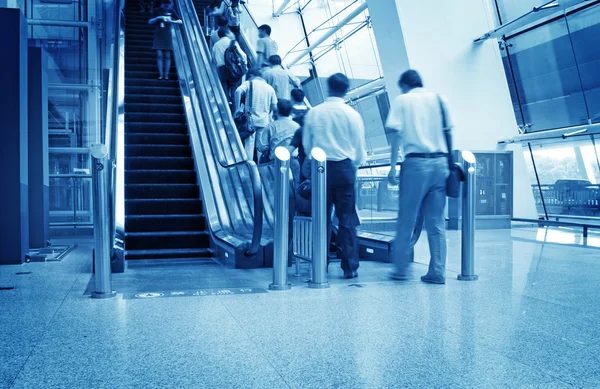 Passenger in the shanghai pudong airport — Stock Photo, Image