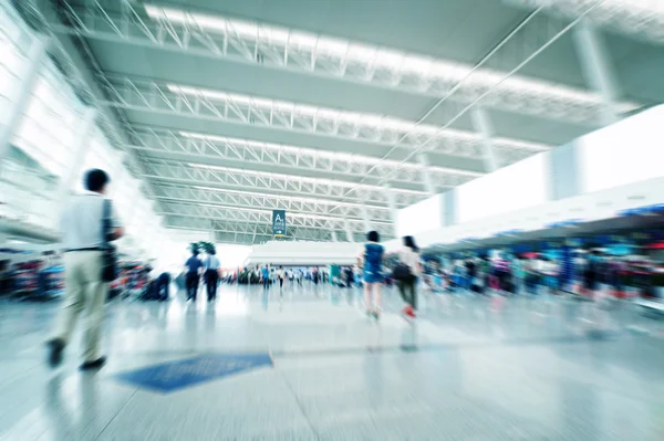 Pasajero en el aeropuerto de shanghai pudong — Foto de Stock