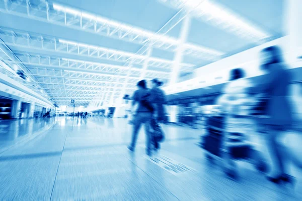 Passagier in de shanghai pudong luchthaven — Stockfoto