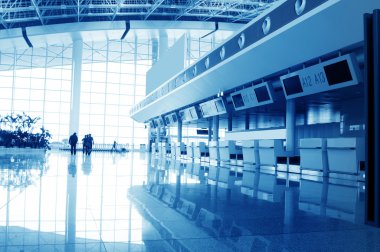 Yolcu Şangay Pudong Havaalanı 'nda.