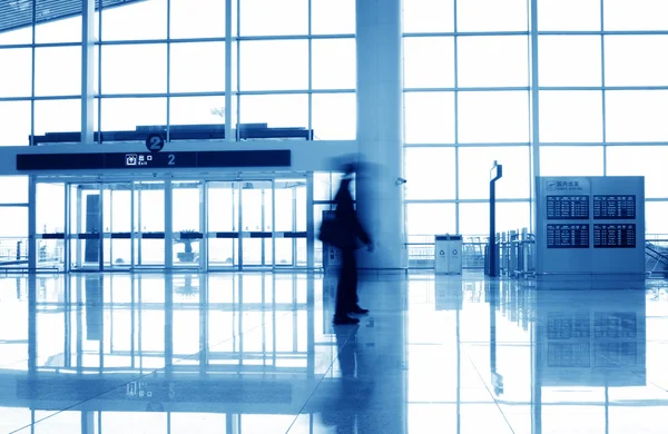 Passeggero nell'aeroporto di Shanghai Pudong — Foto Stock