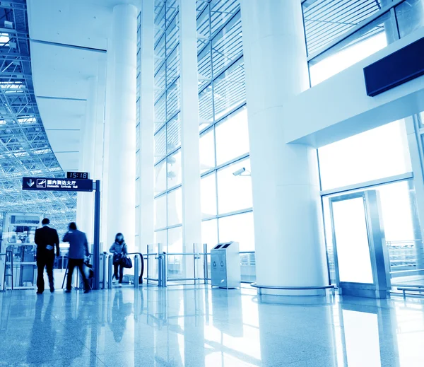 Passeggero nell'aeroporto di Shanghai Pudong — Foto Stock