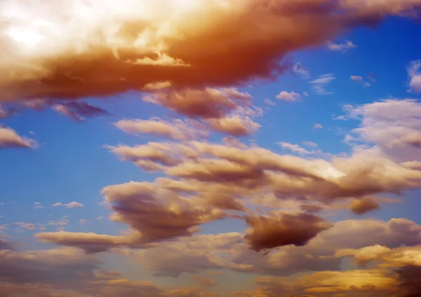 Dunkle Wolken — Stockfoto