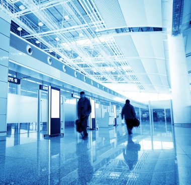 Yolcu Şangay Pudong Havaalanı 'nda.