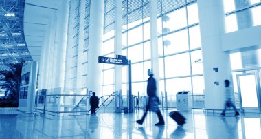 Yolcu Şangay Pudong Havaalanı 'nda.