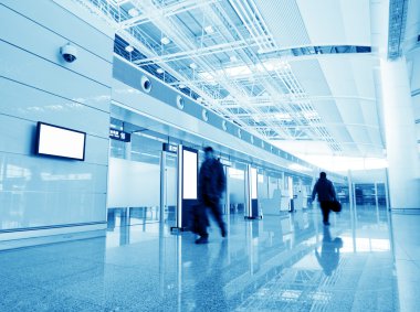 Yolcu Şangay Pudong Havaalanı 'nda.