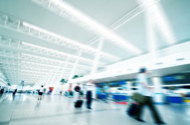 Yolcu Şangay Pudong Havaalanı 'nda.