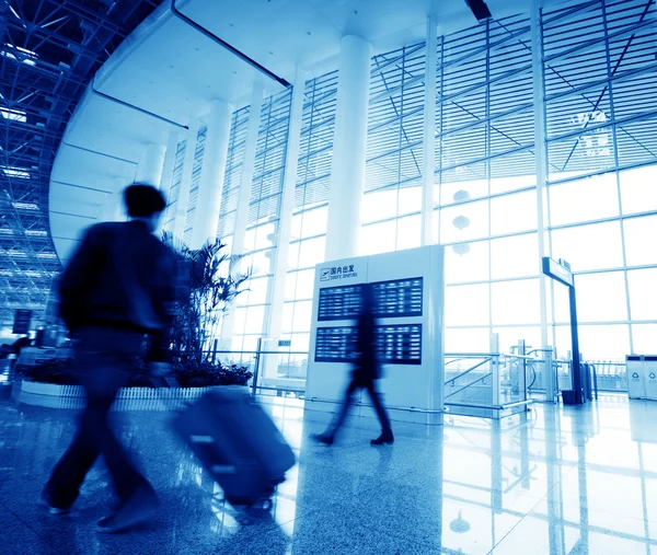 Passenger in the shanghai pudong airport — Stock Photo, Image