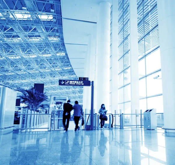 Passeggero nell'aeroporto di Shanghai Pudong — Foto Stock