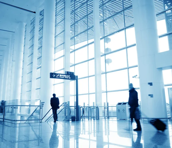 Yolcu Şangay Pudong Havaalanı 'nda.