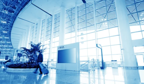 Passenger in the shanghai pudong airport — Stock Photo, Image