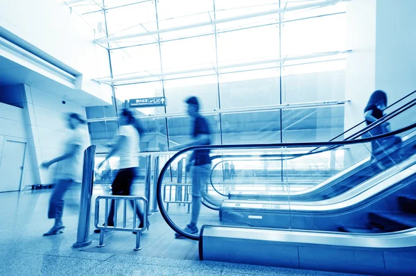 Passagier im Shanghai Pudong Flughafen — Stockfoto