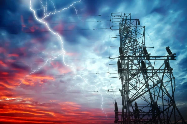 Електроенергія вежі — стокове фото