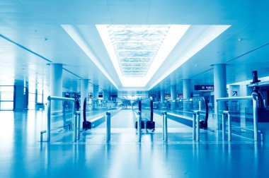 Havaalanının içi.