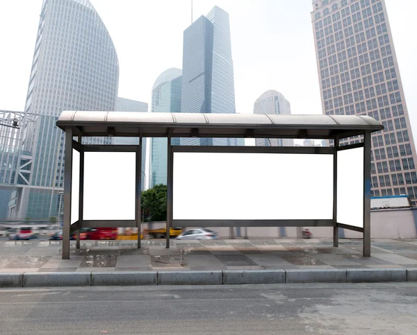 Przystanek autobusowy billboard na scenie — Zdjęcie stockowe
