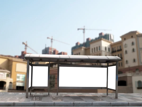Билборд автобусной остановки на сцене — стоковое фото