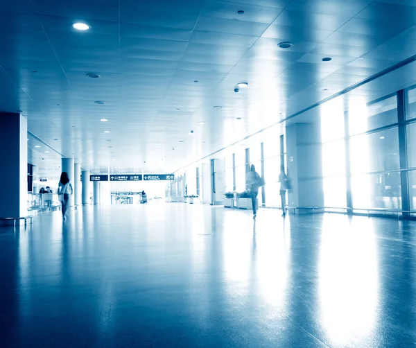 Passagier im Shanghai Pudong Flughafen — Stockfoto