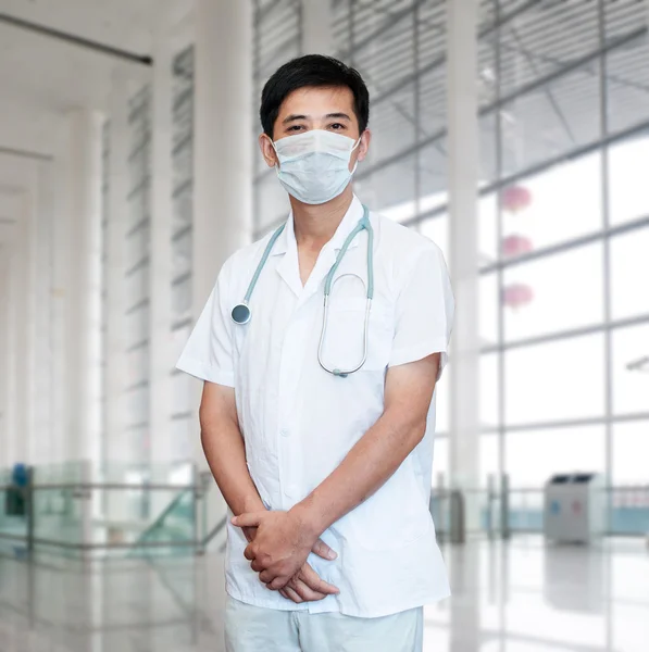 Expertise handsome senior doctor hospital portrait — Stock Photo, Image