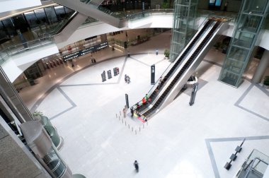 Havaalanının içi.