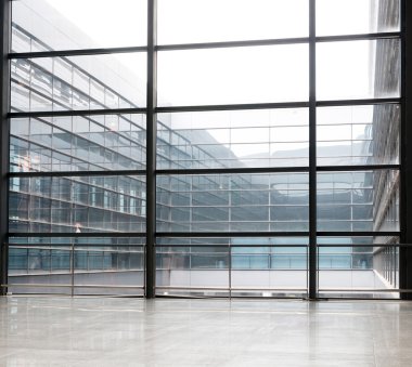 görüntü morden ofis binası içinde pencere eşiği