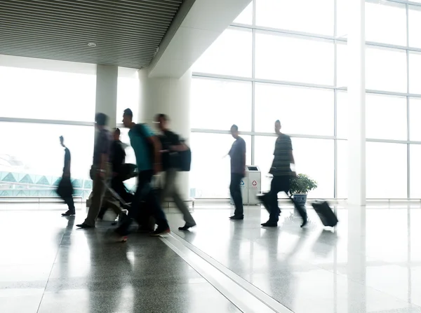 Passagerare på shanghai pudong flygplatsen — Stockfoto