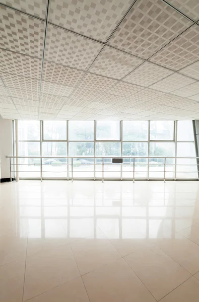 Bild der Fenster im morden Bürogebäude — Stockfoto