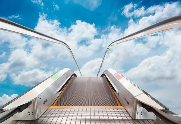 Stair way leading to the sky — Stock Photo, Image