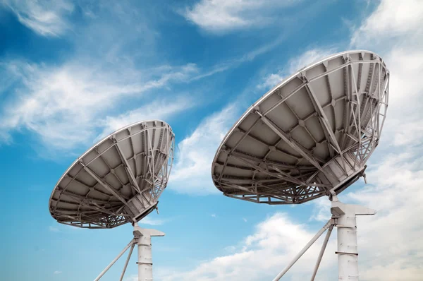 Satelliet schotel-antennes — Stockfoto