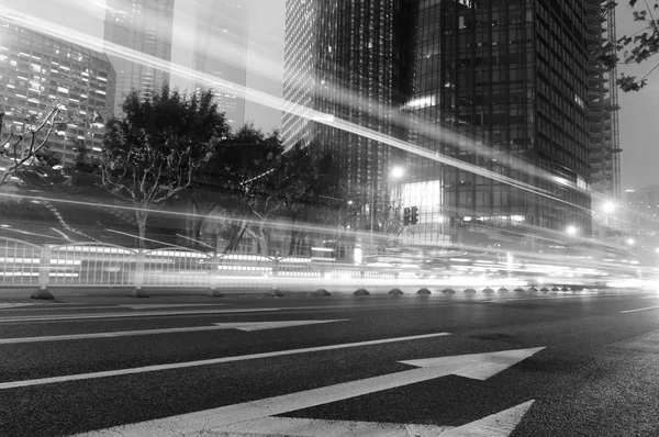 Voiture en mouvement avec lumière floue — Photo