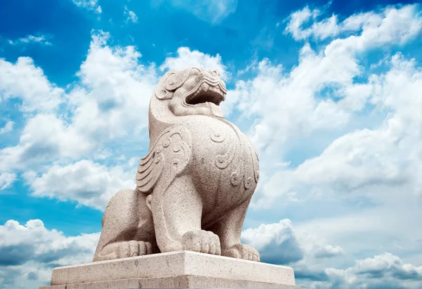 Stone Lion sculpture, symbol of protection & power in Oriental Asia especially China — Stock Photo, Image