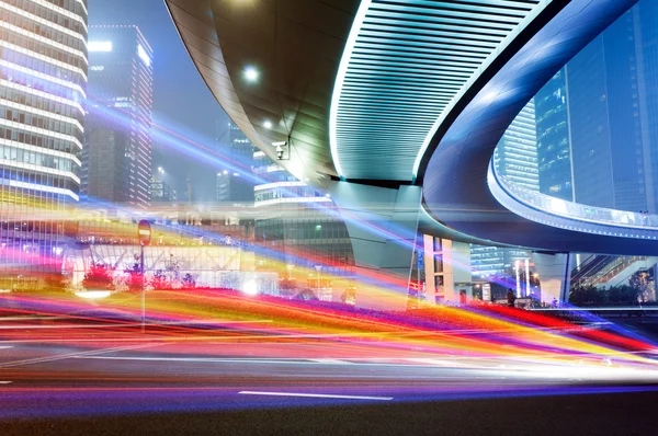 Carro em movimento com luz embaçada — Fotografia de Stock