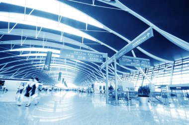 Havaalanının içi.