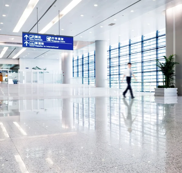 Passenger in the shanghai pudong airport — Stock Photo, Image