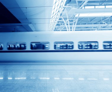 yüksek hızlı tren istasyonu, daha sonra tren birkaç yakın plan