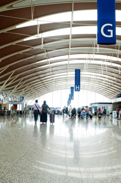 Passagier in de shanghai pudong luchthaven — Stockfoto