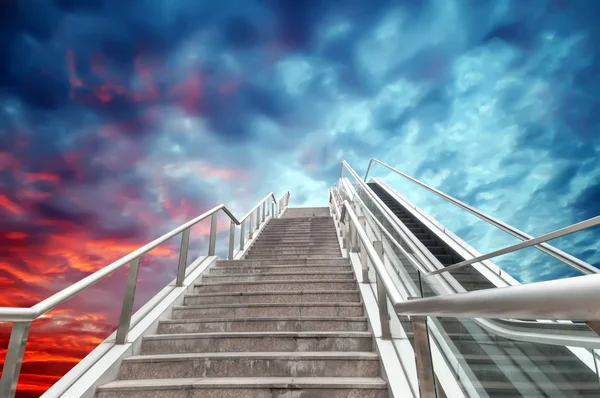 Escalator to the sky, urban fantasy landscape,abstract expression — Stock Photo, Image