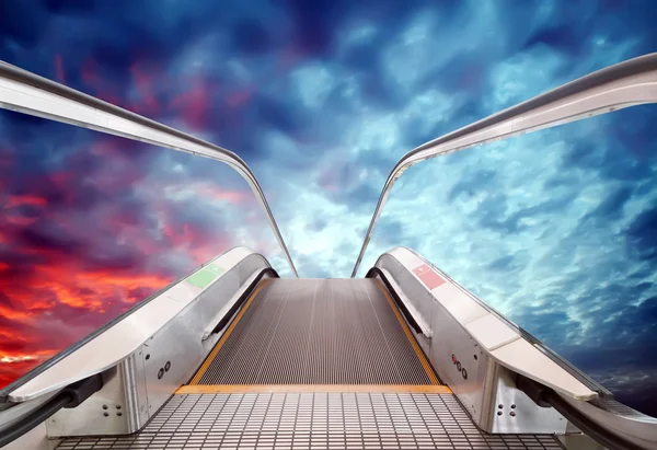 Escalator to the sky, urban fantasy landscape,abstract expression — Stock Photo, Image