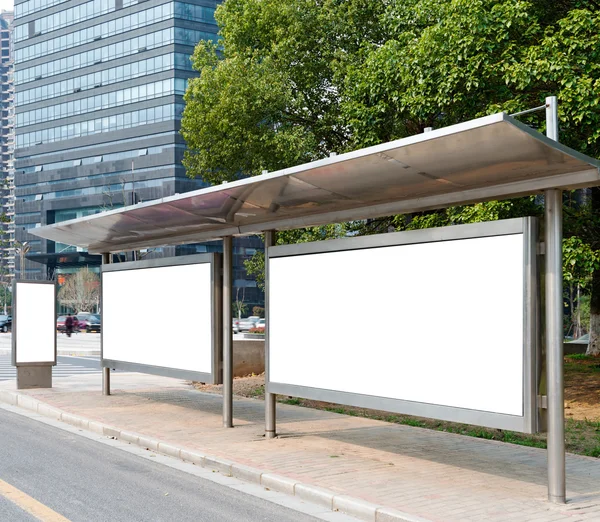 Fermata dell'autobus cartellone — Foto Stock