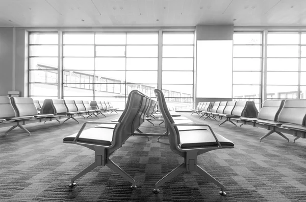 Скамейка в аэропорту Шанхай Пудун — стоковое фото