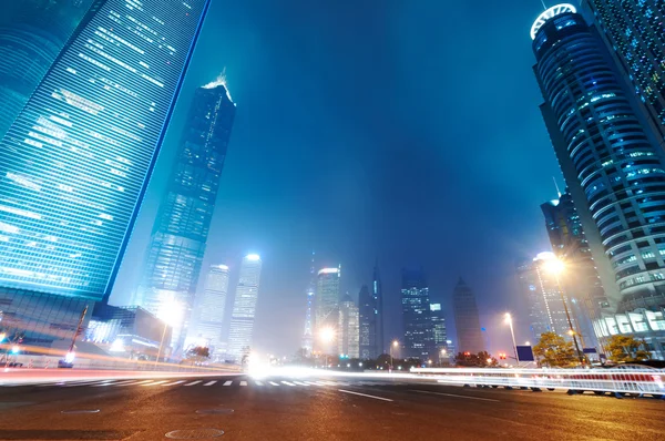 La vista nocturna del centro financiero lujiazui — Foto de Stock