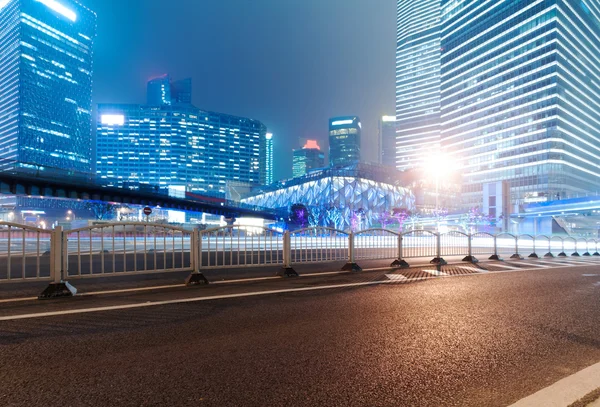 Shanghai Lujiazui Finanza & Zona Commerciale moderna città notte sfondo — Foto Stock